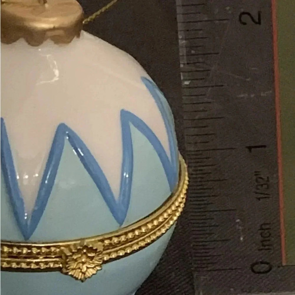 Vintage Baby Boy Blue 1st Christmas Trinket Box Ornament Hinged Round New 2” - Picture 8 of 8